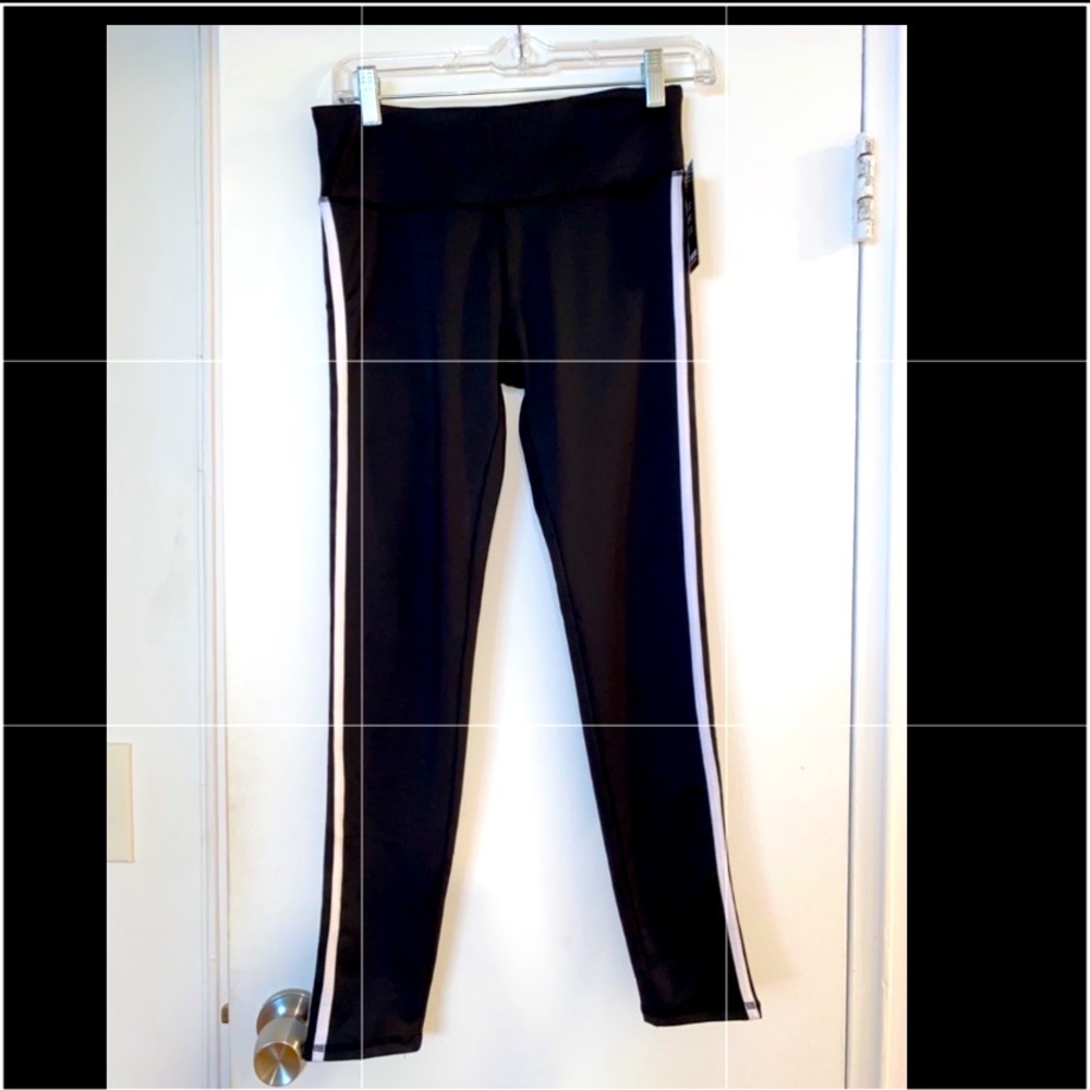 Black & White Stripe Infinite Leggings